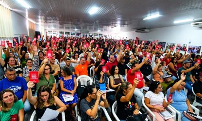 Educadores(as) de Natal aprovam greve por tempo indeterminado