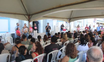 Educadores de Natal realizam acampamento em frente à Prefeitura nesta quinta-feira (20)