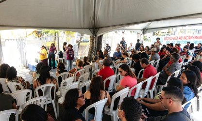 Em greve, educadores(as) de Natal levam pauta à Câmara e cobram audiência com o prefeito