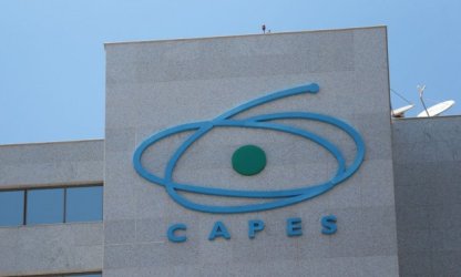 Capes divulga edital para 1.400 bolsas de doutorado-sanduíche no exterior