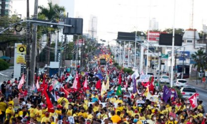 O luto e a luta: protesto em Natal reuniu ativistas e familiares de vítimas da covid pelo impeachment de Bolsonaro