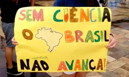 ‘Não vamos largar a luta’, afirma Renato Janine sobre ataques de Bolsonaro à ciência