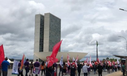 Mobilização contra a reforma administrativa continua em Brasília