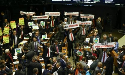Oposição consegue barrar parte da agenda bolsonarista