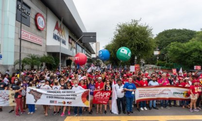 Nas ruas de Natal, mais de 5 mil pessoas participam da marcha política e cultural de abertura da Conape 2022