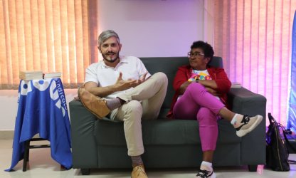 Um Livro, Um Autor, com Octávio Santiago 