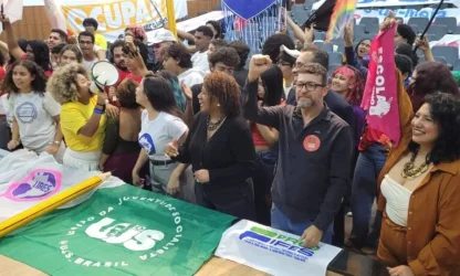 PROIFES compõe mesa de abertura no 6° Congresso da UESDF