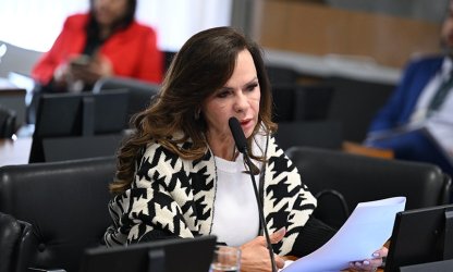CE aprova projeto sobre formação continuada de profissionais da educação básica