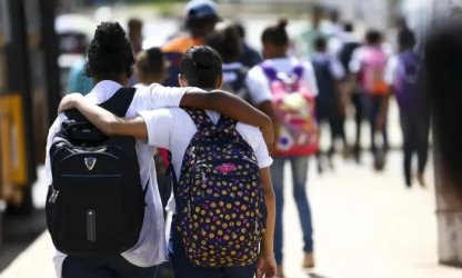 Protocolo contra racismo e discriminação nas escolas avança no Senado 