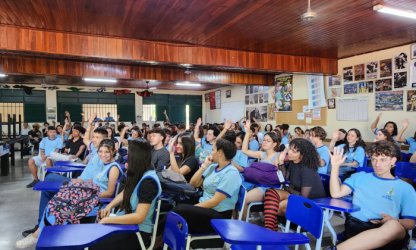 PL 4.088/2023 confronta censura e perseguições ideológicas nas escolas