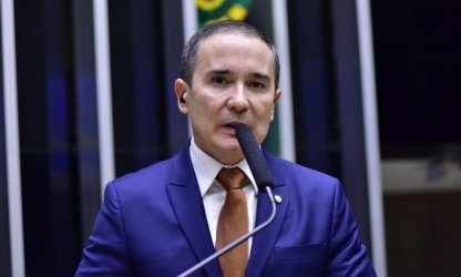 Comissão de Educação aprova proposta que prioriza recursos para escolas inclusivas