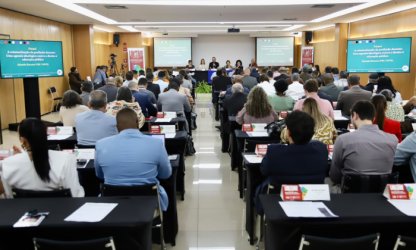 Especialistas defendem rede regional contra ataques à docência
