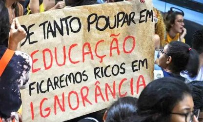 Educação é a área mais atingida pelos cortes orçamentários de Bolsonaro