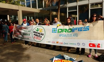 Ato em defesa da Democracia e da Educação Pública