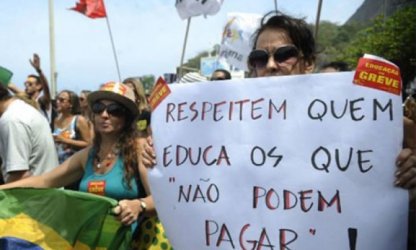 Duas PECs de Bolsonaro que tramitam no Congresso atacam direitos dos professores 