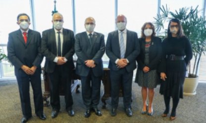 Andifes reitera confiança no sistema eleitoral brasileiro e o respeito aos poderes constituídos em audiência com ministro Fachin