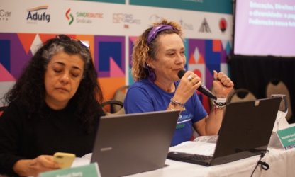 “Construir um espaço em que diferentes lutas sejam atendidas é compromisso da Federação”, diz Rosangela Oliveira durante apresentação do Eixo III