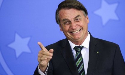 Bolsonaro veta verbas para ações de saúde e combate à pandemia em 2022; especialistas criticam
