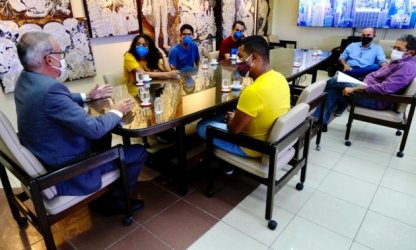 Reitoria dialoga com estudantes sobre orçamento