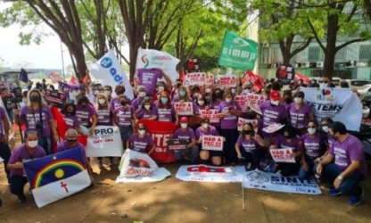 Caminhada na Esplanada dos Ministérios marca dia de luta contra a PEC 32