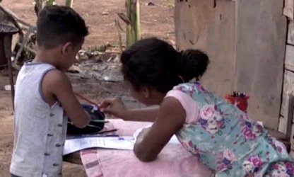 Bolsonaro veta projeto que garantia internet gratuita a alunos e professores de escolas públicas