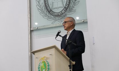 José Daniel Diniz é reconduzido ao cargo de reitor