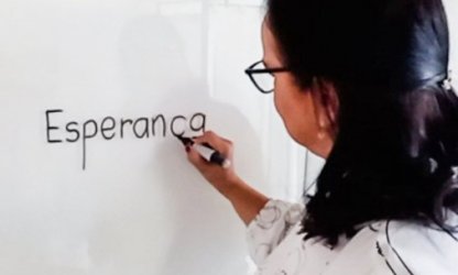 Orientação da Internacional da Educação em favor da equidade de vacinas