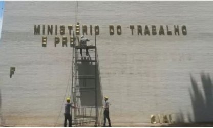 Bolsonaro recria Ministério do Trabalho, para ‘inglês ver’