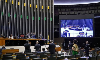 Orçamento 2021 ignora pandemia e prioriza eleições em 2022, dizem especialistas