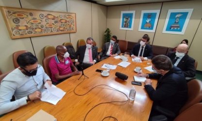 CNTE se mobiliza na Câmara pela rejeição à PEC do Calote
