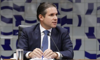 Motta quer votar fim da escala de trabalho 6x1 em maio no Plenário