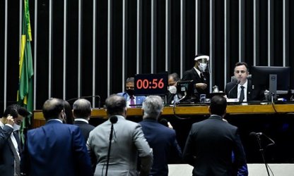 Orçamento de 2021 foi aprovado sob pesadas críticas 