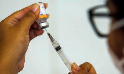 O que está por trás do projeto que autoriza empresas a comprarem vacinas