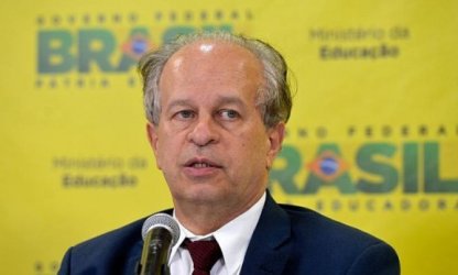 "Brasil corre risco de ter apagão científico", diz presidente da SBPC 