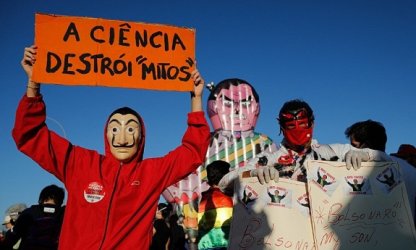 Contra o negacionismo: cientistas lançam projeto para aproximar ciência e sociedade