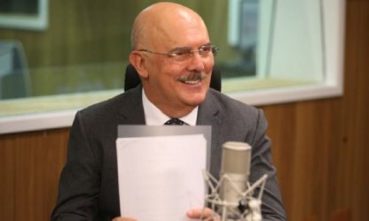Aliados de Bolsonaro blindam ministro Milton Ribeiro na crise do MEC