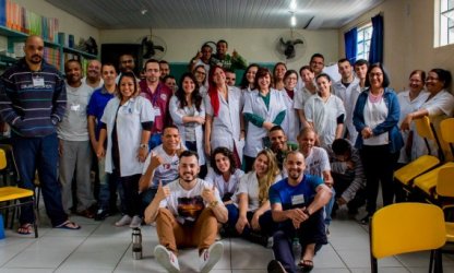 Livro debate formação de professores e educação prisional