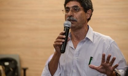 “Terceirização vai por fim às carreiras dos professores”, afirma Brandão