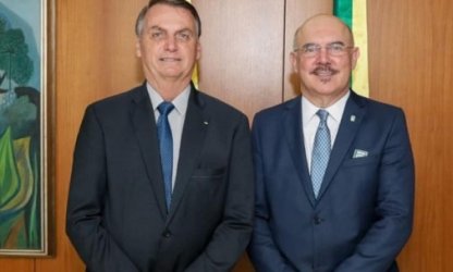 Especialistas acusam Bolsonaro de politizar o piso salarial de professores: ‘Reajuste está previsto em lei’