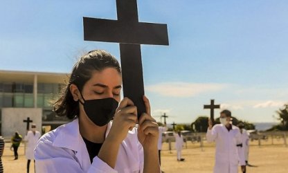 Vai aos atos contra Bolsonaro? Relembre orientações sanitárias para minimizar risco