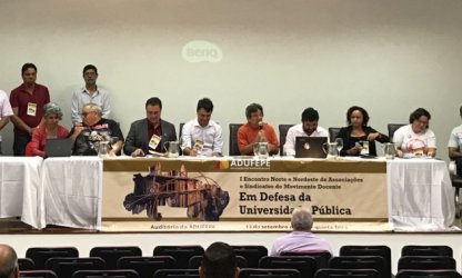 Sindicatos e movimentos docentes do Norte e Nordeste discutem privatização das universidades públicas na UFPE