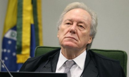 Lewandowski vota contra portaria do MEC que proíbe exigência da vacina em universidades