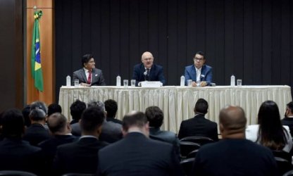 Grupo de pastores controla agenda do MEC e destino de verbas públicas, informa reportagem