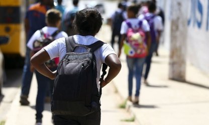 Analfabetismo volta a crescer e expõe falta de políticas públicas, aponta presidente da CNTE