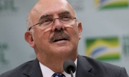 Entidades estudantis pedem a saída de Milton Ribeiro do MEC