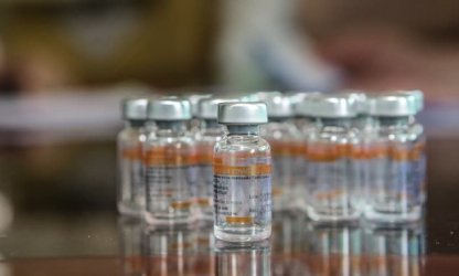 Juiz autoriza sindicatos a comprar vacina sem ter que doar ao SUS