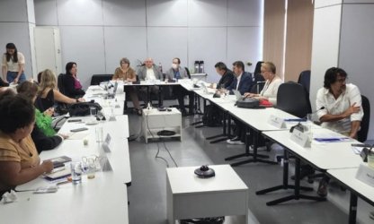 Piso salarial do magistério é tema de debate no MEC