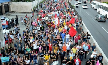 Dia de luta para educação pública brasileira reúne milhares em Natal